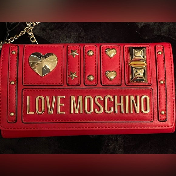 NWT LOVE MOSHCHINO RARE Womem's Red Crossbody Shoulder Bag W/Gold Chain - Picture 1 of 13